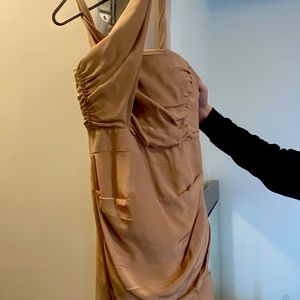 This picture doesn't do this dress ! Worn by Kate Middleton !